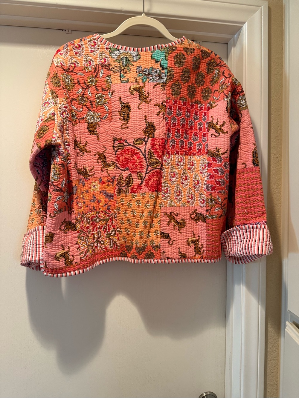 Quilted patchwork multicolor jacket. Button-Up with fun lining - Picture 2 of 4